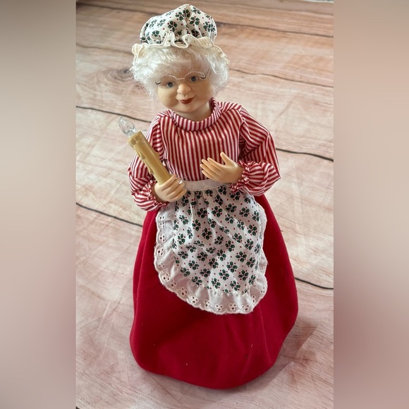 Vintage Telco Mrs. Clause Christmas Caroler Doll Figurine  Animated 17" Works - Picture 1 of 7